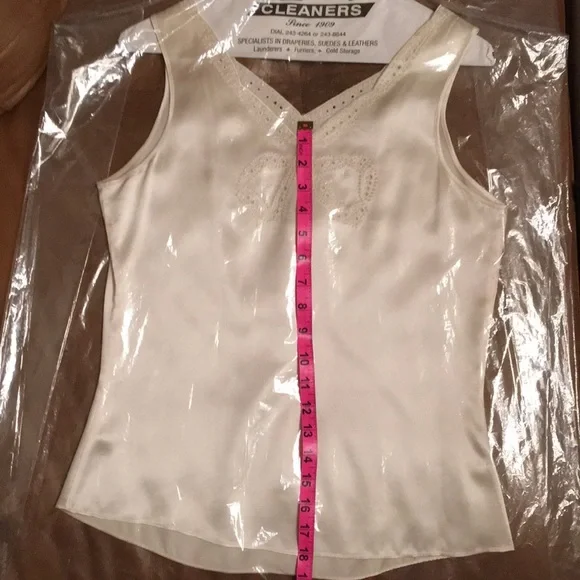 Sleeveless light summer blouse camisole embroidered neckline 100% silk - Picture 7 of 7